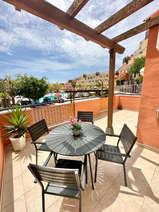Sunny Apartment & Heated Pool Los Cristianos  Luaran gambar