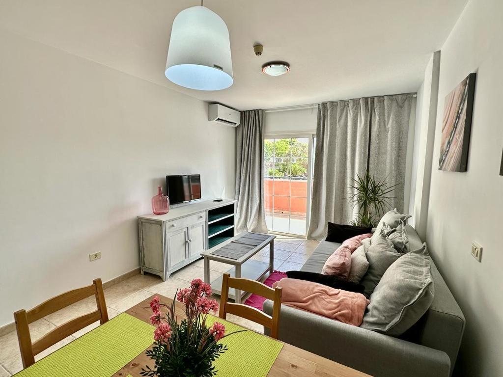 Sunny Apartment & Heated Pool Los Cristianos  Luaran gambar