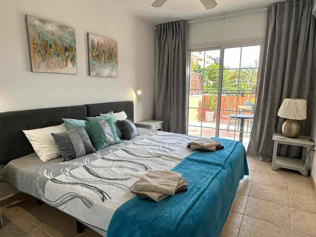 Sunny Apartment & Heated Pool Los Cristianos  Luaran gambar