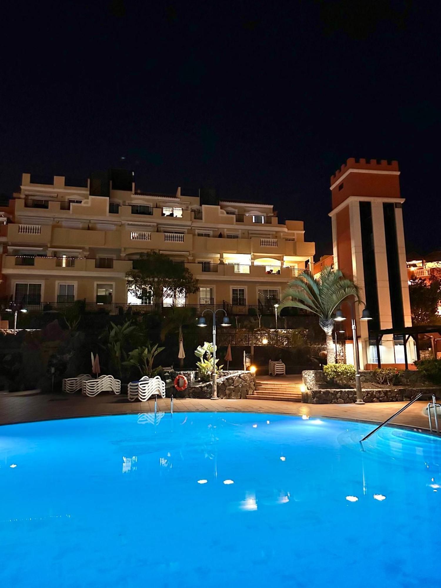 Sunny Apartment & Heated Pool Los Cristianos  Luaran gambar