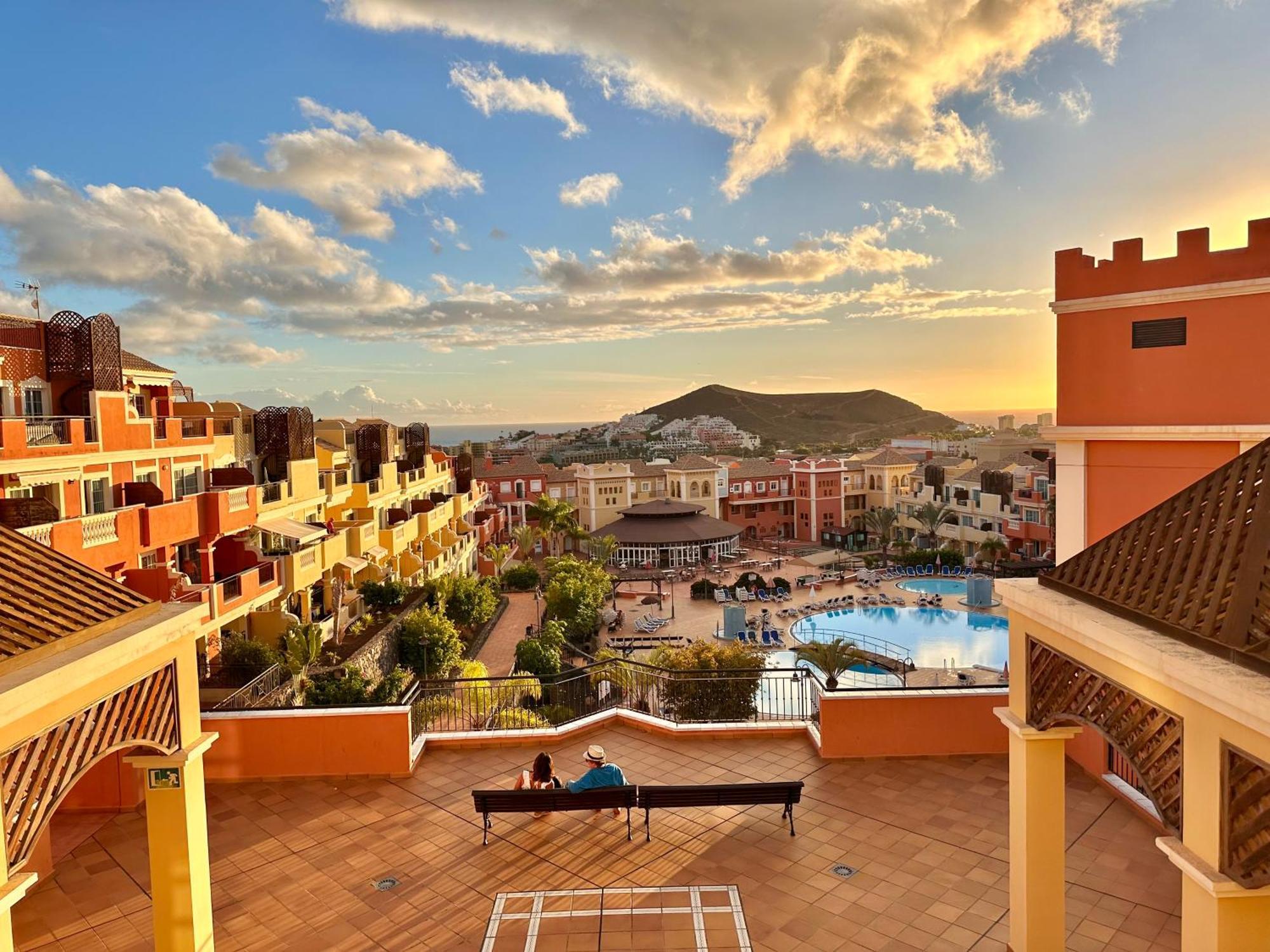 Sunny Apartment & Heated Pool Los Cristianos  Luaran gambar