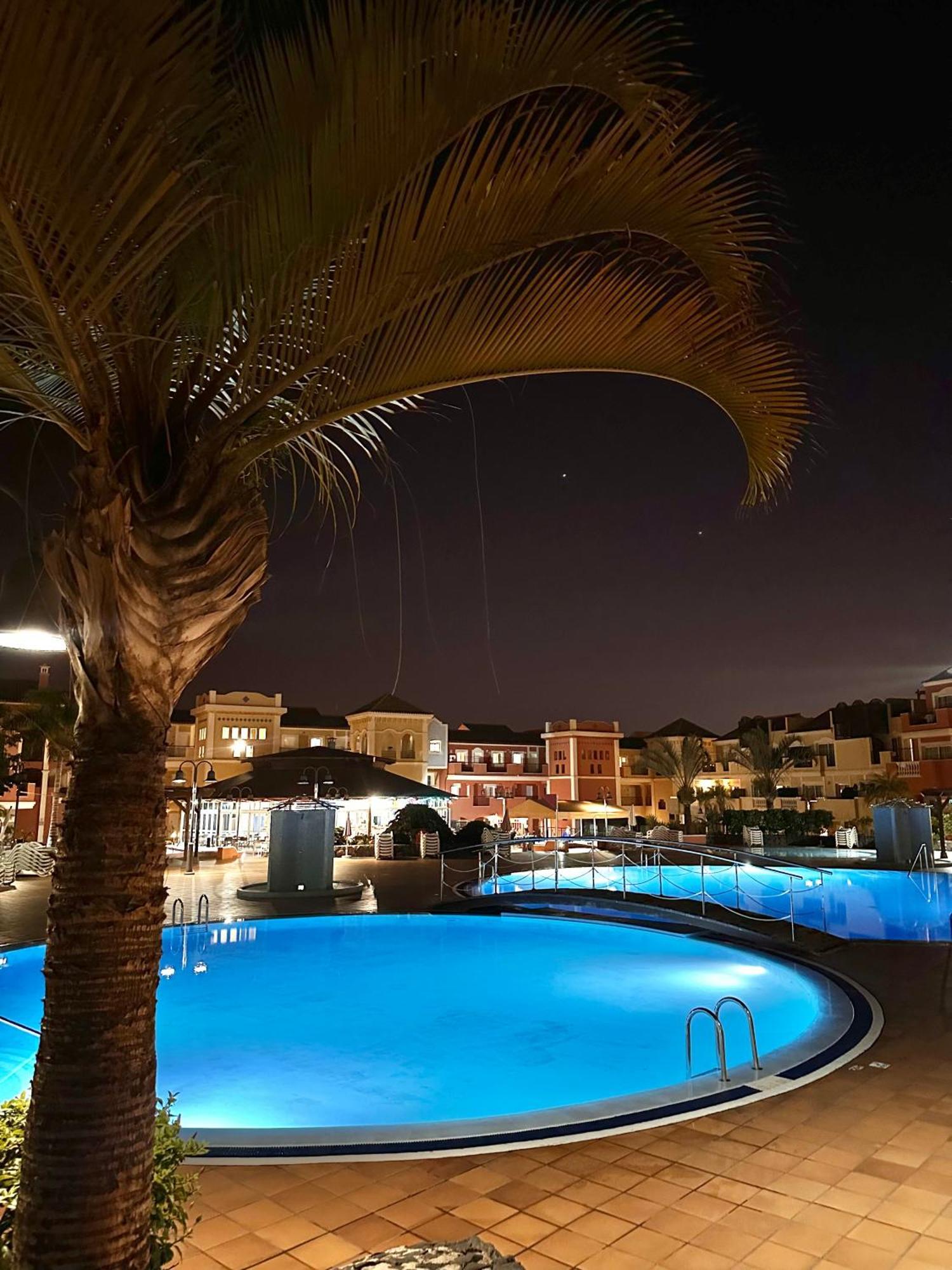 Sunny Apartment & Heated Pool Los Cristianos  Luaran gambar